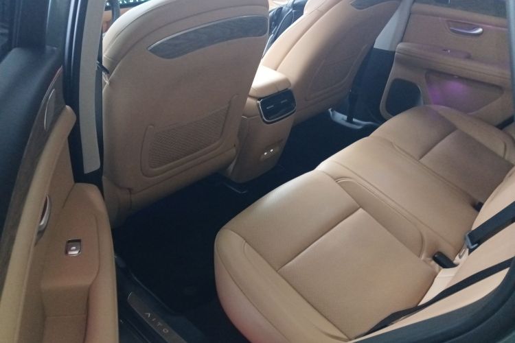 鸿蒙智行 问界M5 2022款 增程后驱标准版中控内饰7004