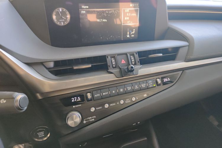 雷克萨斯ES 2020款 200 卓越版局部细节16