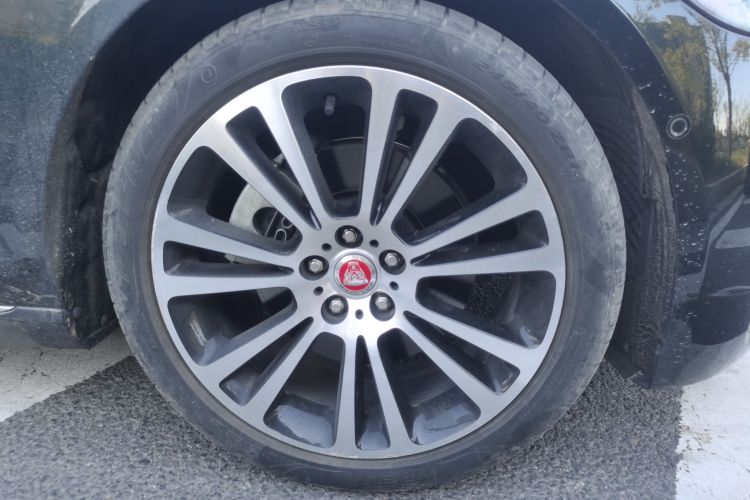 捷豹XFL 2022款 XFL 2.0T P250 两驱尊享豪华版车身外观6007