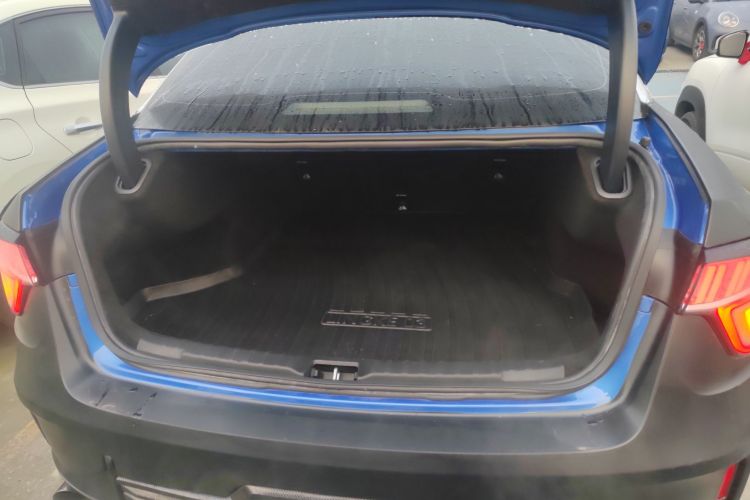 领克03 2019款 1.5TD DCT劲版 国VI机舱底盘23