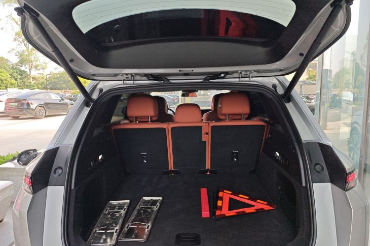 理想汽车 理想L7 2023款 Pro机舱底盘23