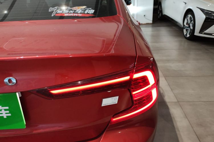 沃尔沃S60新能源 2021款 T8 E驱混动 四驱智逸豪华版车身外观6006