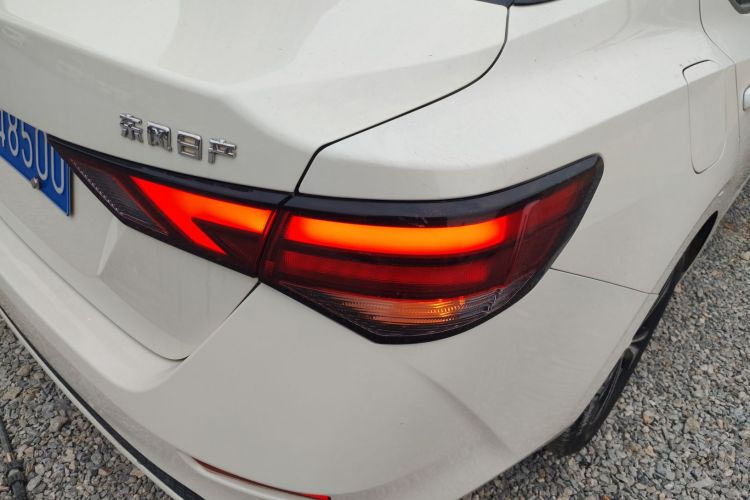 日产 轩逸 2021款 1.6L XL CVT悦享版车身外观9