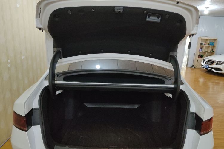 比亚迪 秦PLUS 2023款 冠军版 EV 420KM超越型机舱底盘23