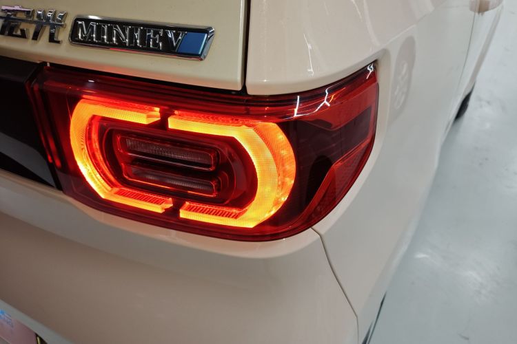 五菱汽车 宏光MINIEV 2021款 马卡龙时尚款 三元锂车身外观6006