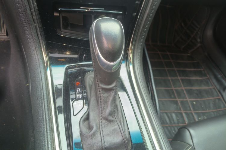 凯迪拉克ATS-L 2014款 25T 舒适型中控内饰18