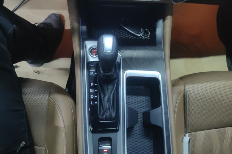 日产 天籁 2022款 2.0L XL-Upr 优享版中控内饰18