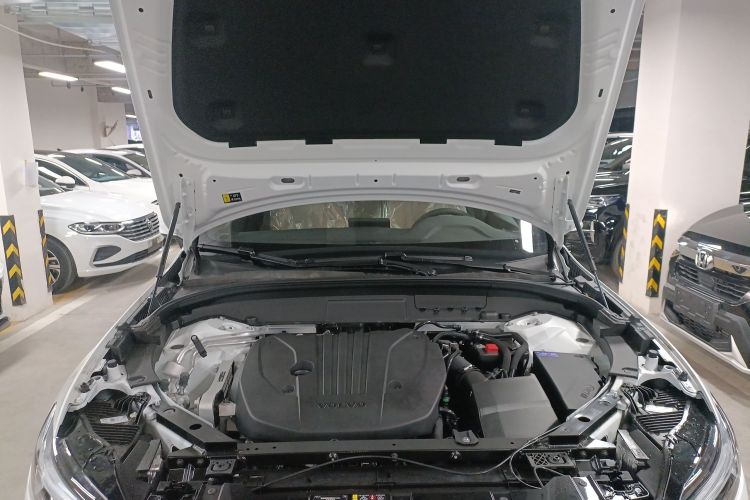 沃尔沃XC60 2026款 B5 四驱智逸豪华版机舱底盘24