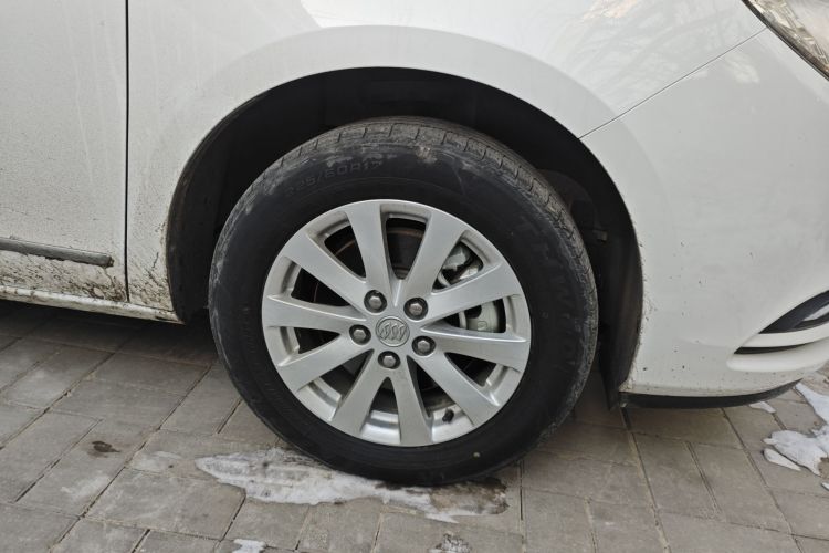 别克GL8 2017款 25S 豪华型 国V车身外观6007