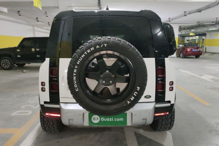 路虎卫士 2024款 90 2.0T P300 S车身外观6