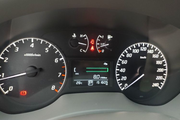 日产 轩逸 2012款 1.8XE CVT舒适版局部细节14