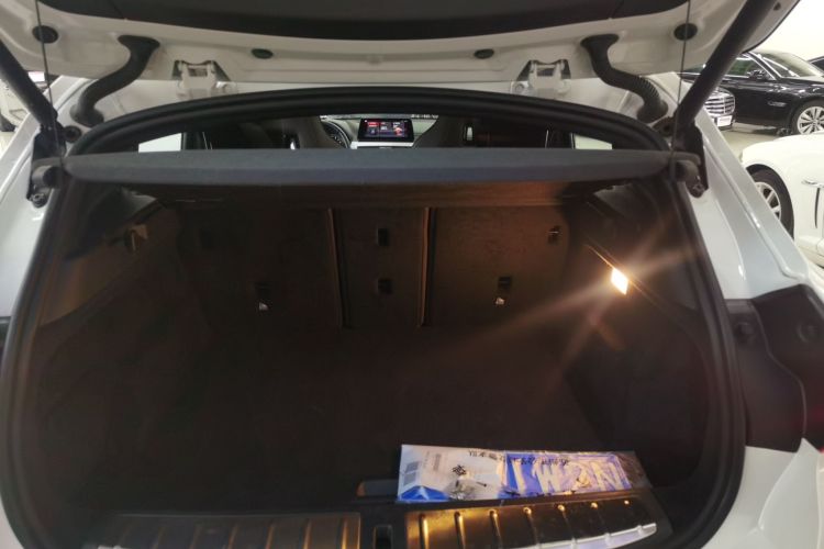 宝马X2 2021款 改款 sDrive25i 曜夜版中控内饰23