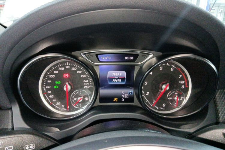 奔驰GLA 2018款 GLA 200 时尚型中控内饰14