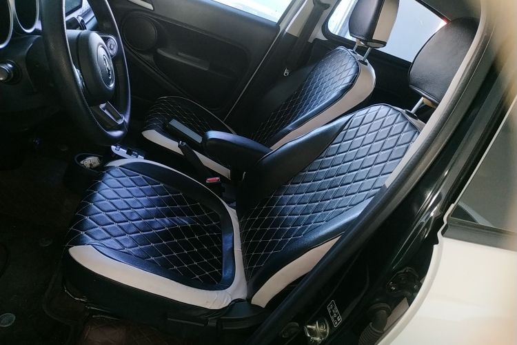 欧拉黑猫 2021款 301km 基础型中控内饰19