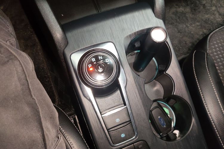 福特 福克斯 2020款 三厢 EcoBoost 180 自动锋潮型中控内饰18