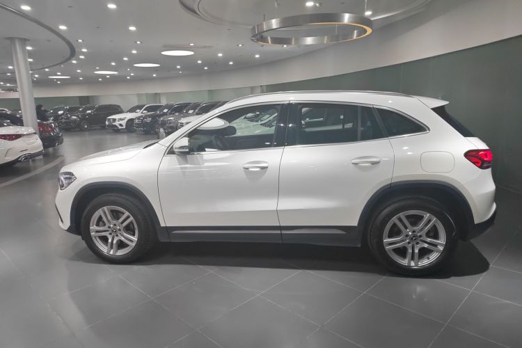 奔驰GLA 2023款 GLA 200车身外观4