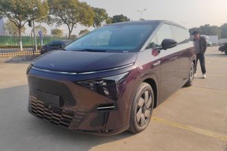 小鹏X9 2025款 650长续航 Max