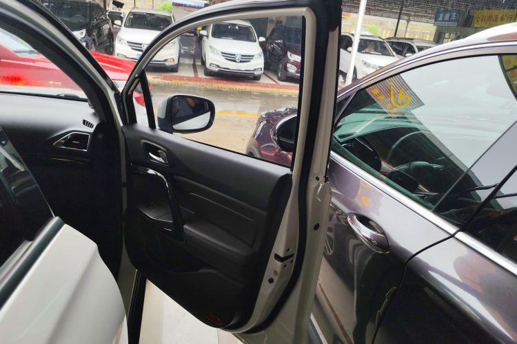 广汽传祺 传祺GS4 2017款 235T 自动两驱豪华智联版中控内饰42