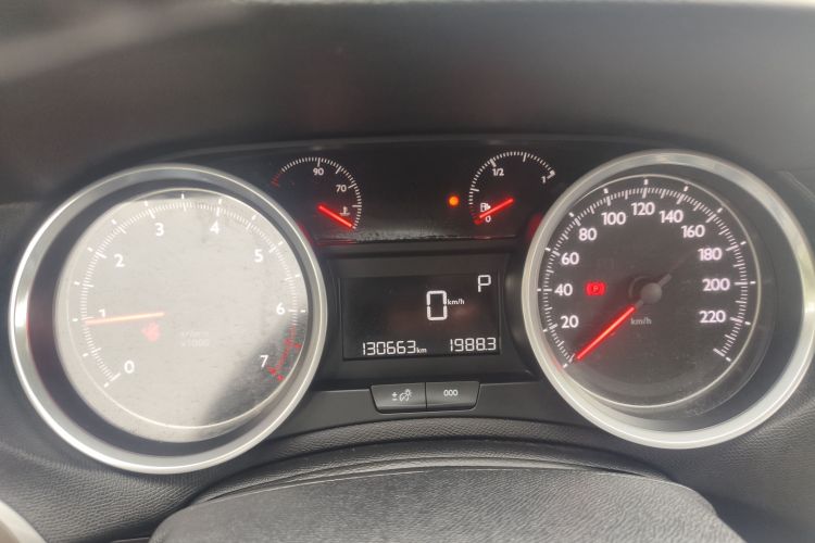 标致408 2014款 1.8L 自动豪华版中控内饰14