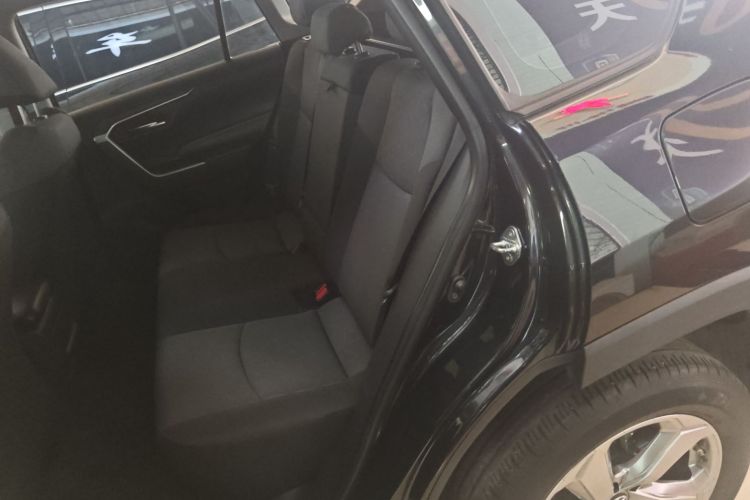 丰田 RAV4荣放 2021款 2.0L CVT两驱风尚版中控内饰21
