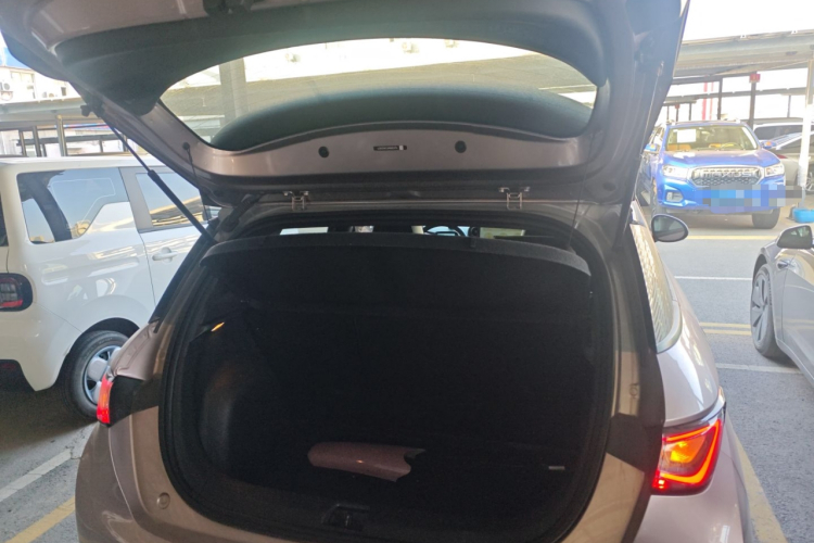 比亚迪 海豚 2021款 405km 时尚版机舱底盘23