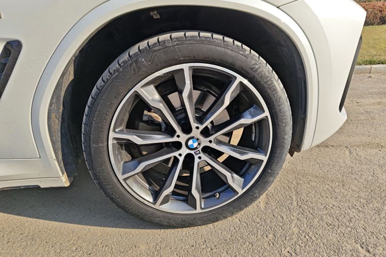 宝马X3 2022款 xDrive30i 领先型 M曜夜套装车身外观10