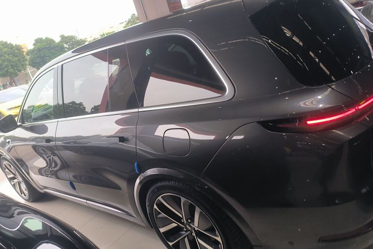 理想汽车 理想L9 2022款 Max车身外观4