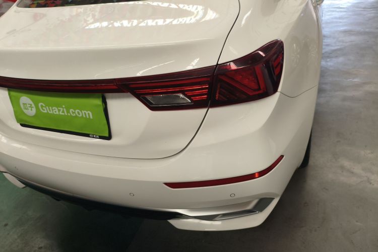 起亚K3 2021款 改款 1.5L CVT时尚版车身外观9