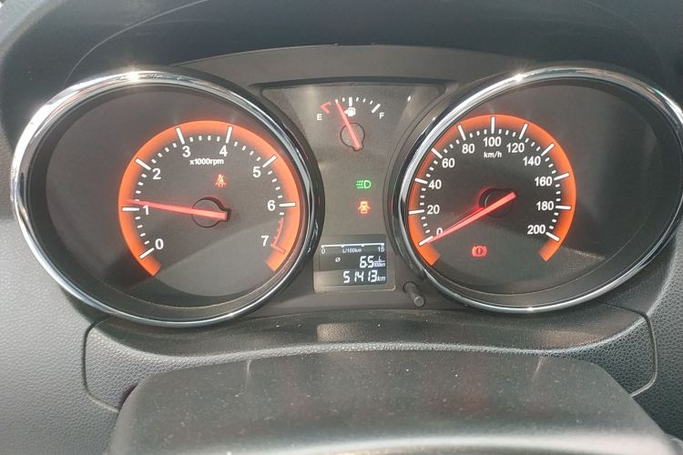 凯翼C3R 2015款 1.5L 手动金钻版中控内饰14