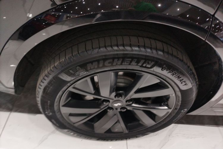 理想汽车 理想L7 2023款 Air车身外观6002