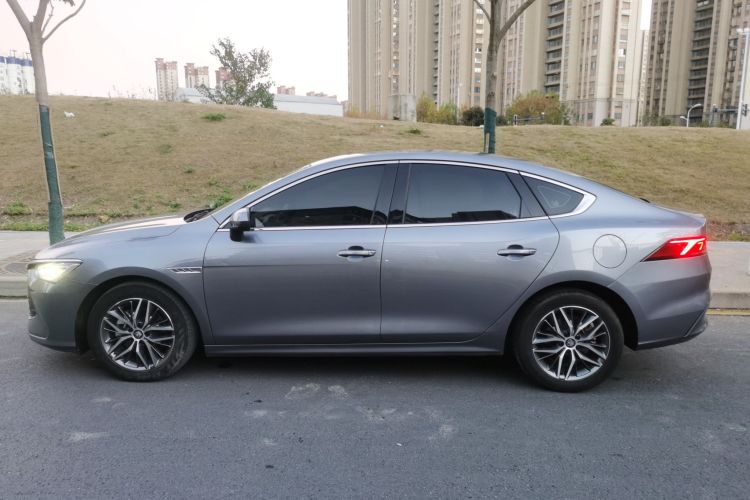 比亚迪 秦PLUS 2021款 DM-i 55KM 旗舰型车身外观6003