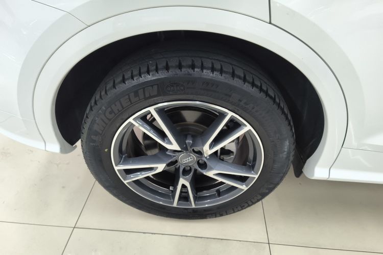 奥迪Q5L 2020款 改款 40 TFSI 荣享时尚型车身外观6002