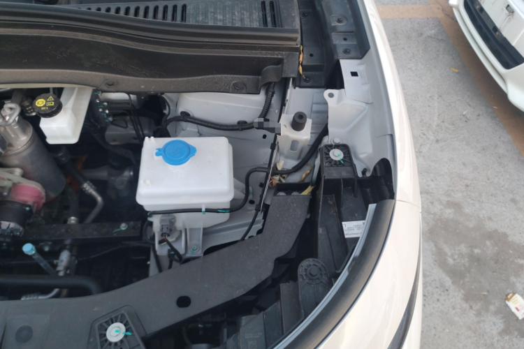 零跑汽车 零跑B10 2025款 510悦享版机舱底盘26