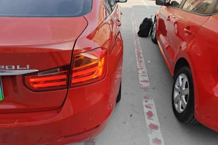 宝马3系 2015款 320Li 超悦版豪华设计套装车身外观9