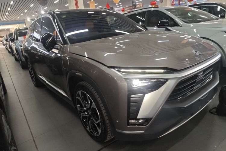 蔚来ES8 2020款 580KM 六座版车身外观3