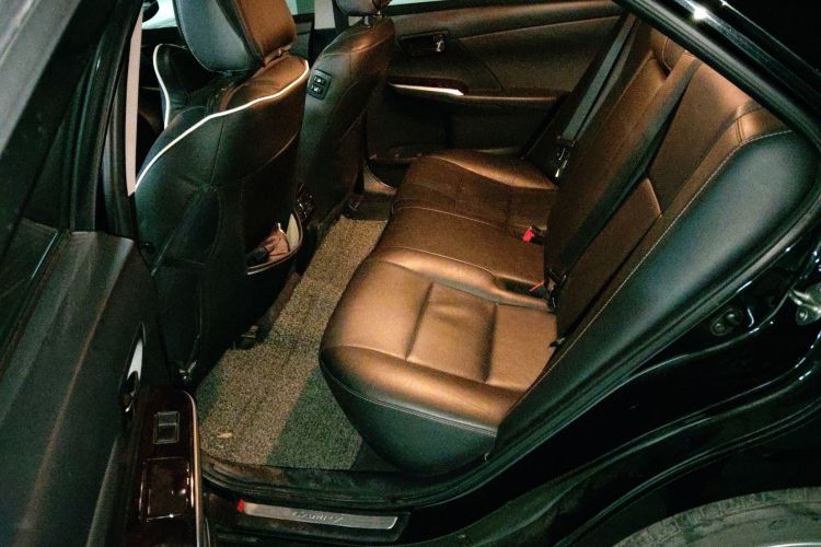 丰田 凯美瑞 2016款 2.0G 十周年纪念领先版中控内饰21