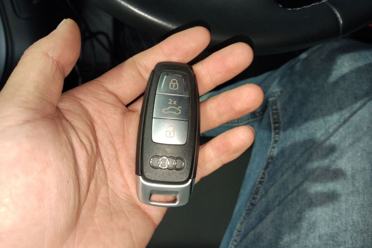 奥迪A3 2024款 A3L Limousine 35 TFSI 时尚运动型中控内饰11