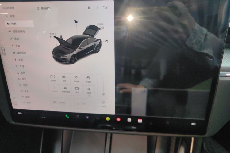 特斯拉 Model S 2023款 双电机全轮驱动版中控内饰16