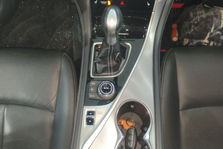 英菲尼迪Q50 2014款 3.7L 舒适版中控内饰18