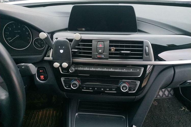 宝马3系 2018款 318Li中控内饰16