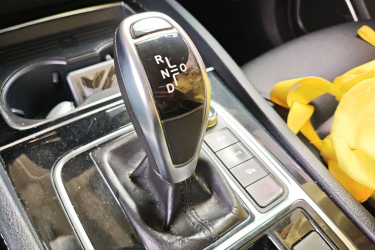 比亚迪 宋MAX 2019款 1.5T 自动智联睿逸天窗型 6座 国VI局部细节18