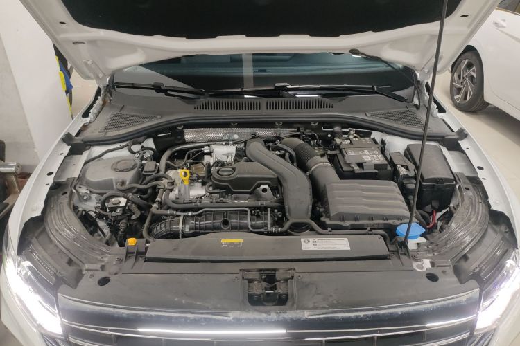 大众 朗逸 2024款 300TSI DSG满逸版机舱底盘24