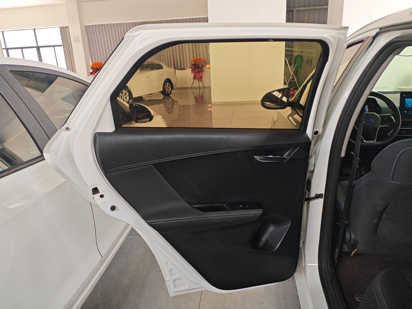 比亚迪e2 2020款 升级版 标准续航版 标准型