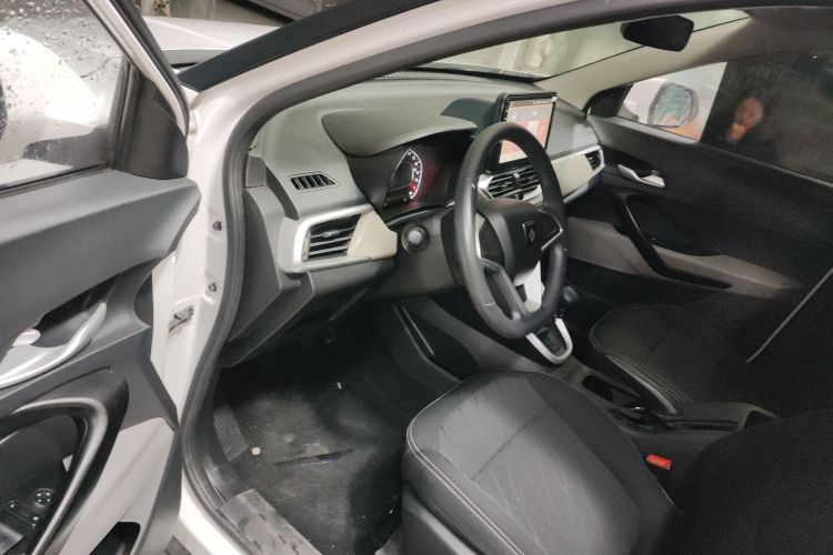 宝骏510 2019款 1.5L 手动劲享型77kW 国VI中控内饰20