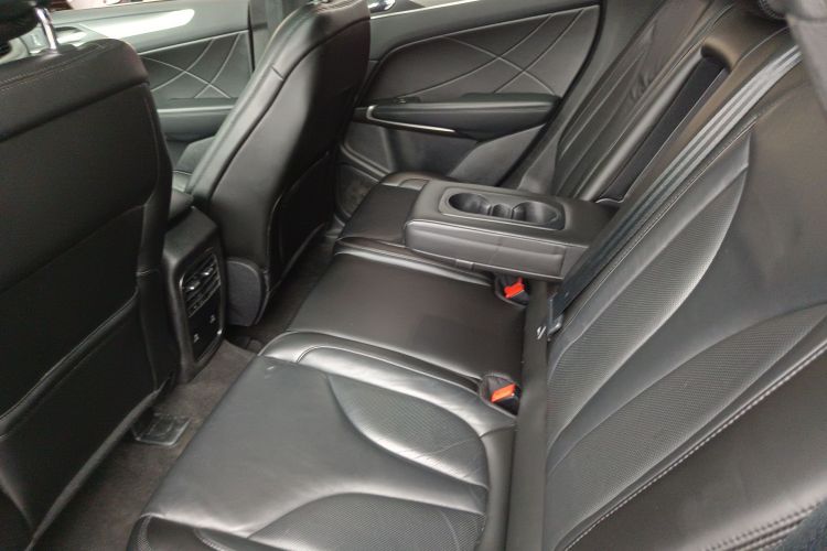 林肯MKC 2019款 2.0T 两驱尊享版 国VI中控内饰7004