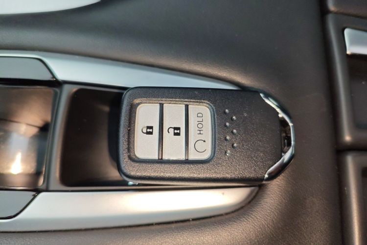 本田 冠道 2017款 240TURBO 两驱豪华版中控内饰7001