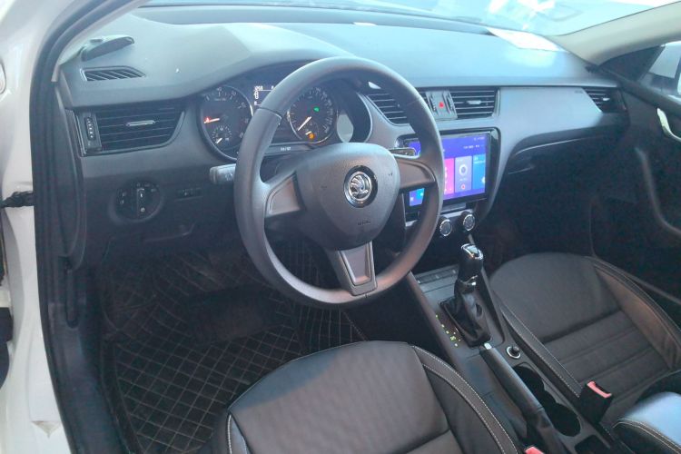 斯柯达 明锐 2017款 经典款 1.6L 自动标准版中控内饰12