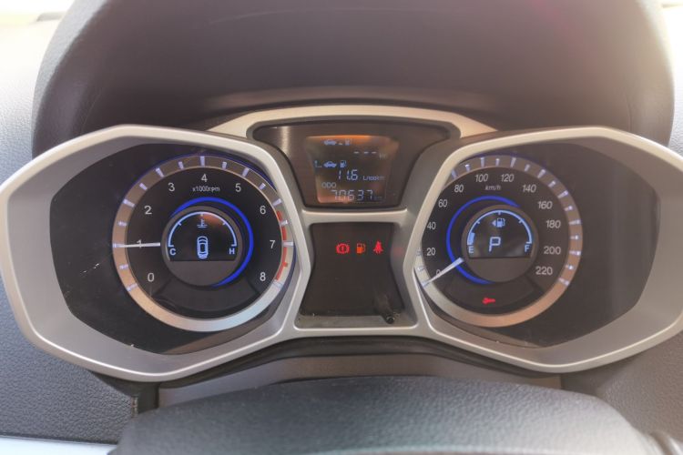 江汽集团 瑞风S3 2016款 1.5L CVT豪华智能型中控内饰15