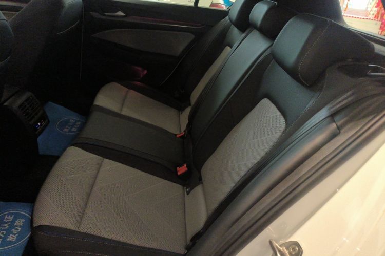 大众 高尔夫 2025款 300TSI R-Line中控内饰7004