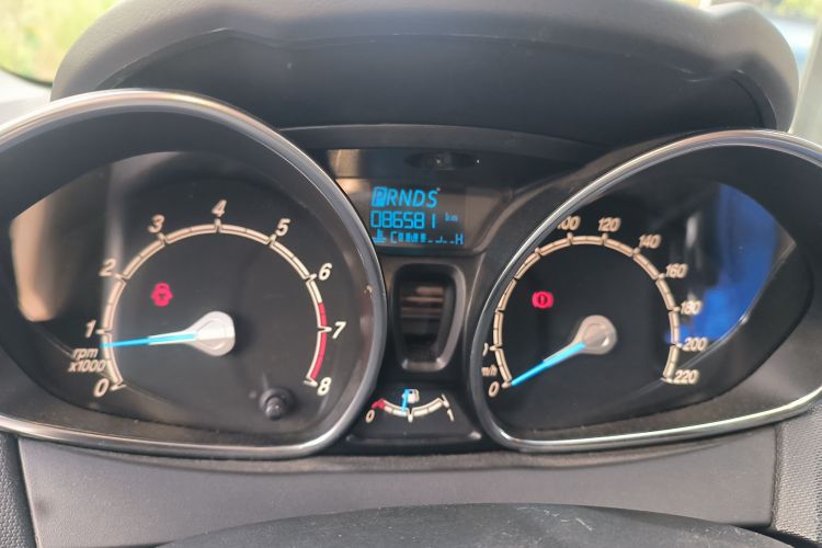 福特 嘉年华 2013款 三厢 1.5L 自动时尚型中控内饰15